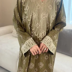 جلابية مطرزة