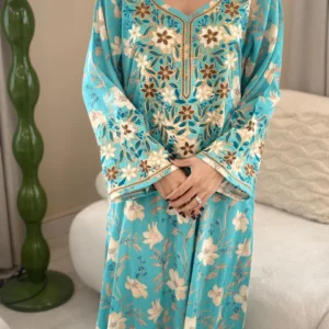 جلابية مطرزة