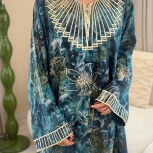 جلابية مطرزة